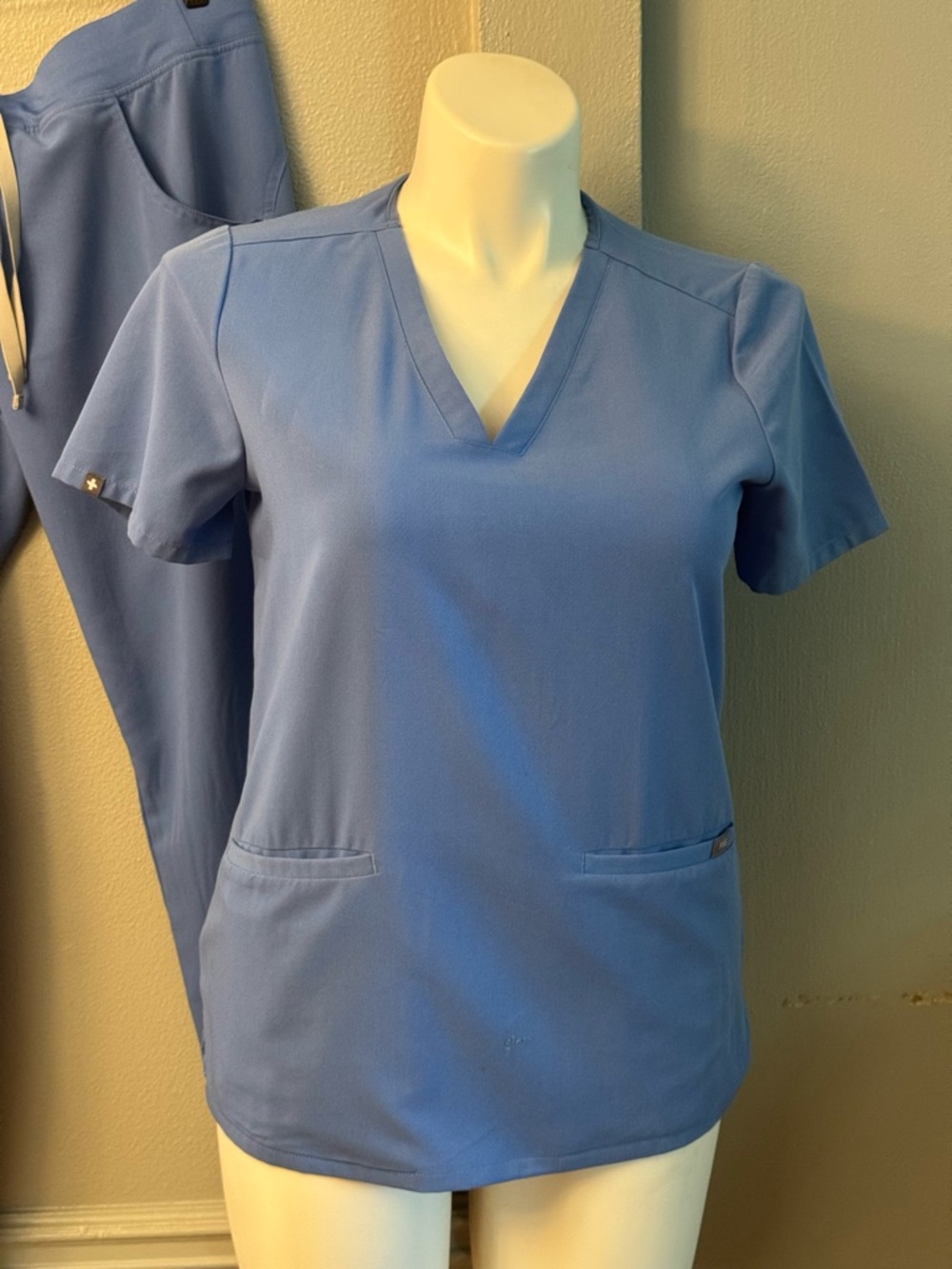 Figs Women's Scrub Set in Periwinkle Blue - Picture 3 of 17